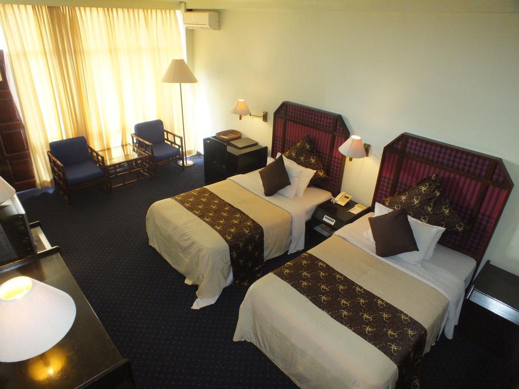 Mesra Business & Resort Hotel Samarinda Exterior foto