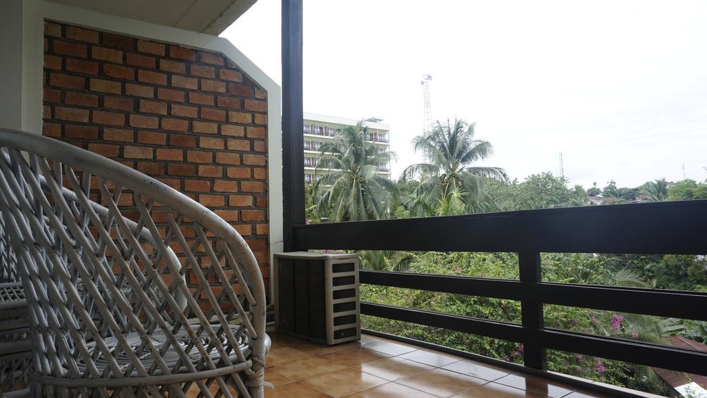 Mesra Business & Resort Hotel Samarinda Exterior foto