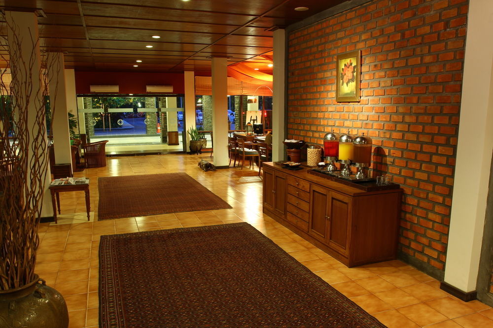 Mesra Business & Resort Hotel Samarinda Exterior foto